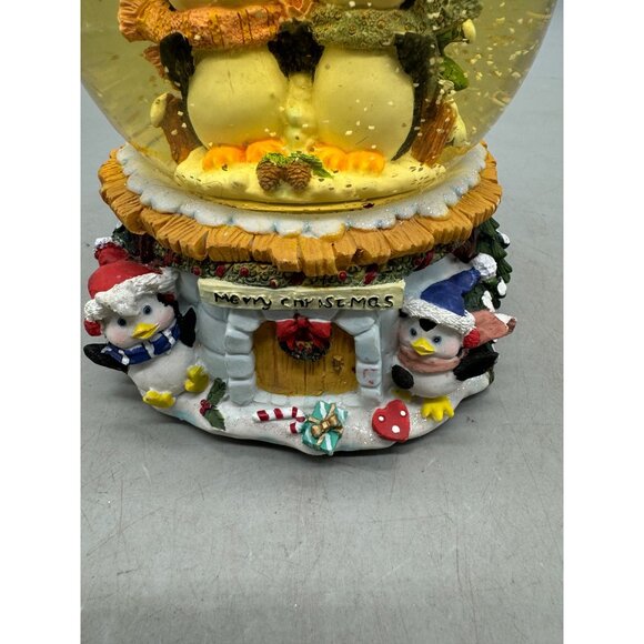Christmas Musical Snow Globe With Penguins & Christmas Tree Scene READ - Picture 2 of 10